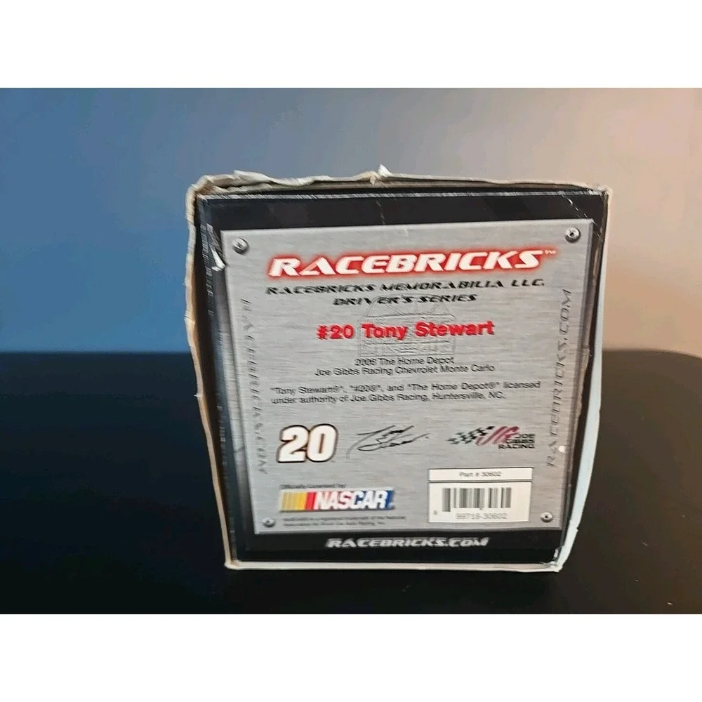Racebricks NASCAR #20 Tony Stewart Home Depot Monte Carlo Glass & Light Base Set